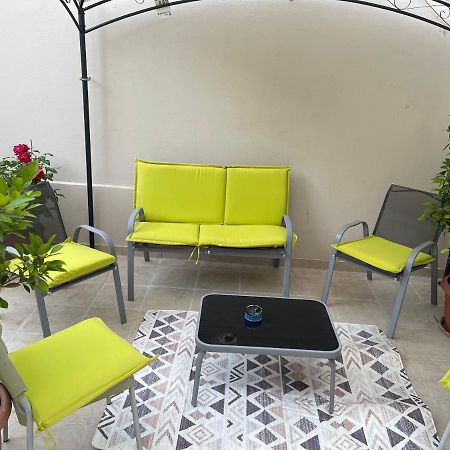 Cozy Minimal Apartment Pire Dış mekan fotoğraf
