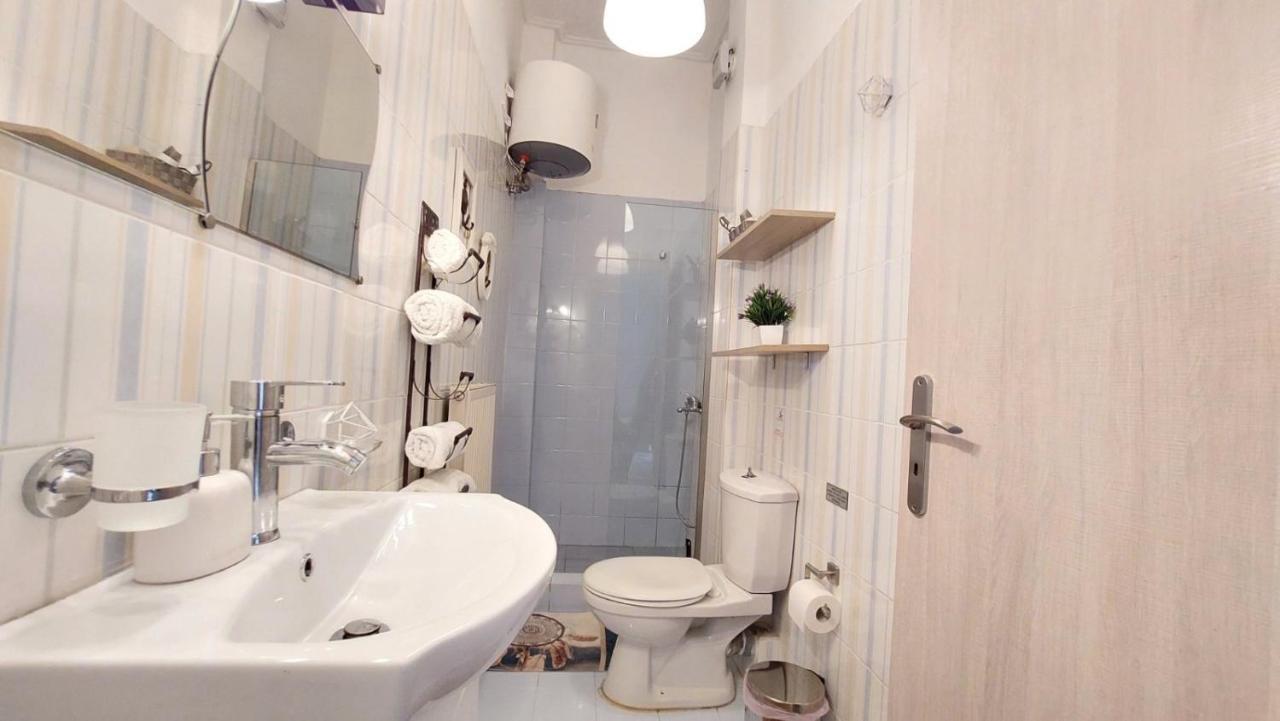Cozy Minimal Apartment Pire Dış mekan fotoğraf